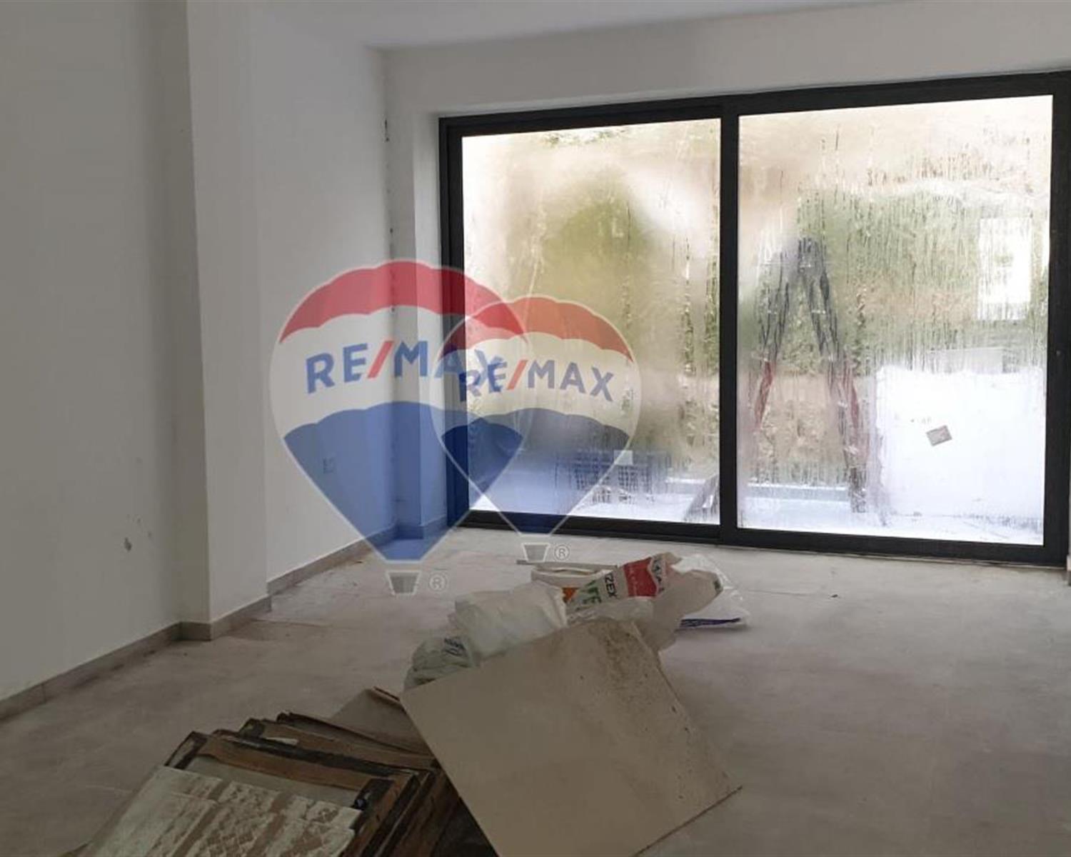 Garage (Residential)