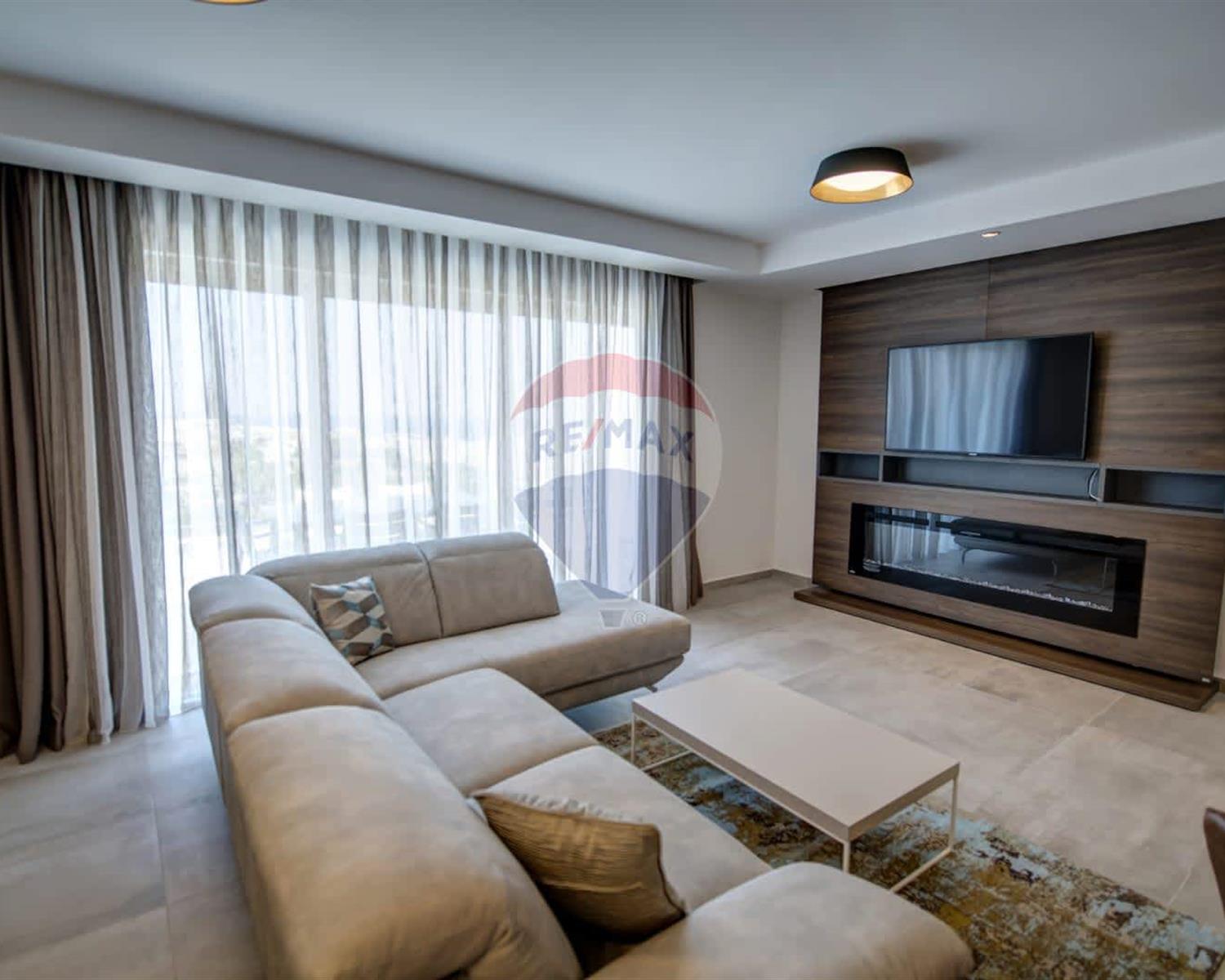 Penthouse in St. Julian's - photo 5 of 20