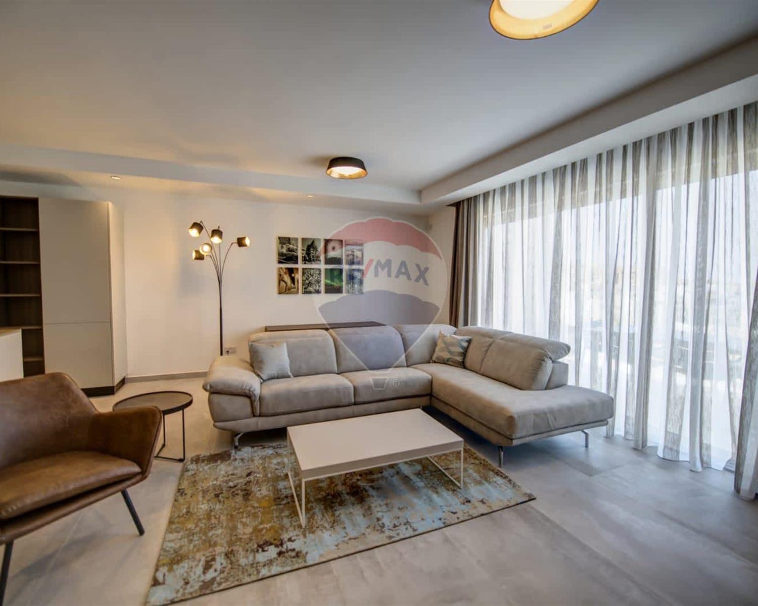 Penthouse in St. Julian's - photo 3 of 20