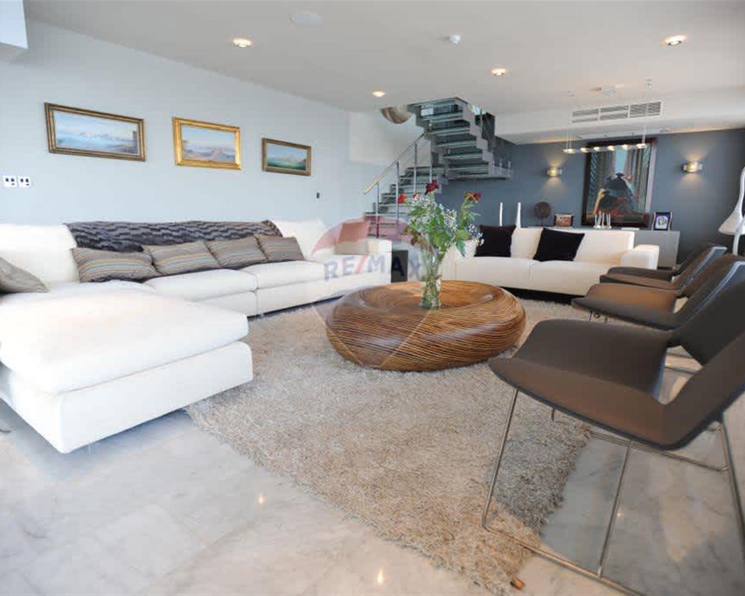 Apartment Duplex