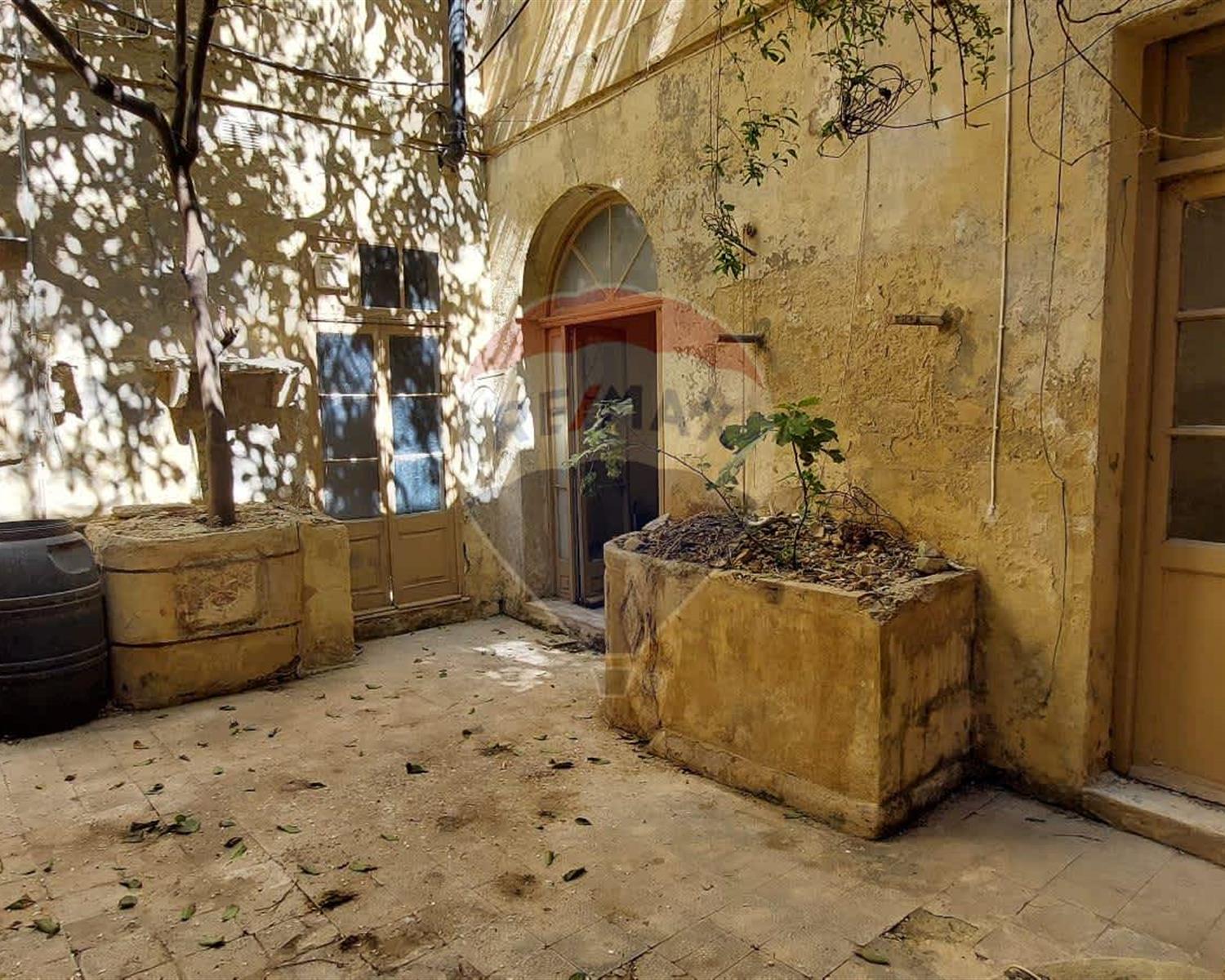 House of Character For Sale Zejtun Malta 240271020102