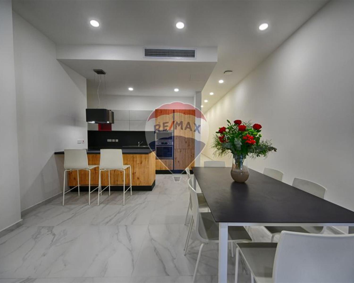 3 bedroom Maisonette to rent in Mosta - €1,400