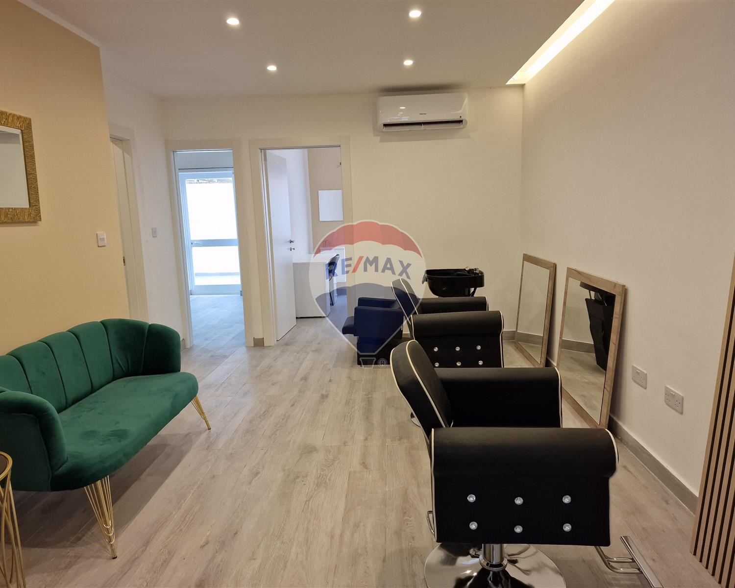 Salon/Hairdresser/Beautician