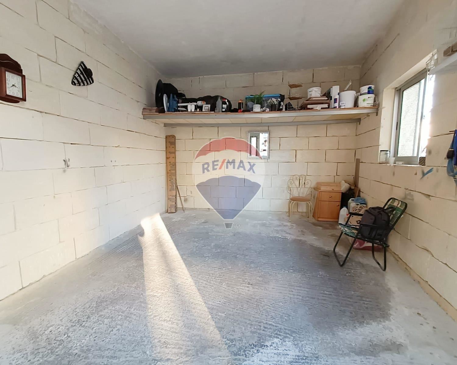 Garage (Residential) For Sale Fgura Malta 2400610075733