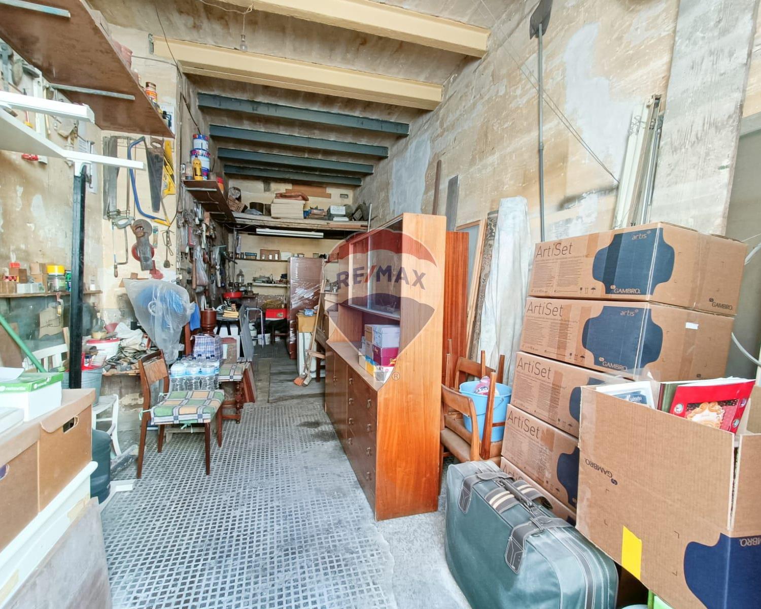 Garage (Residential) For Sale Paola Malta 2400610075761