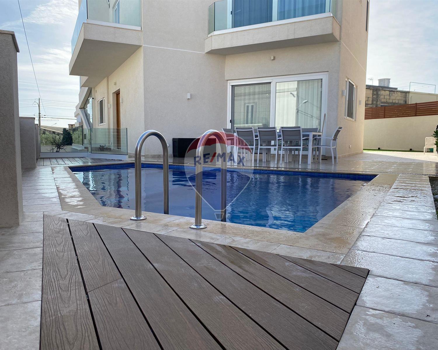 Villa Semi-detached