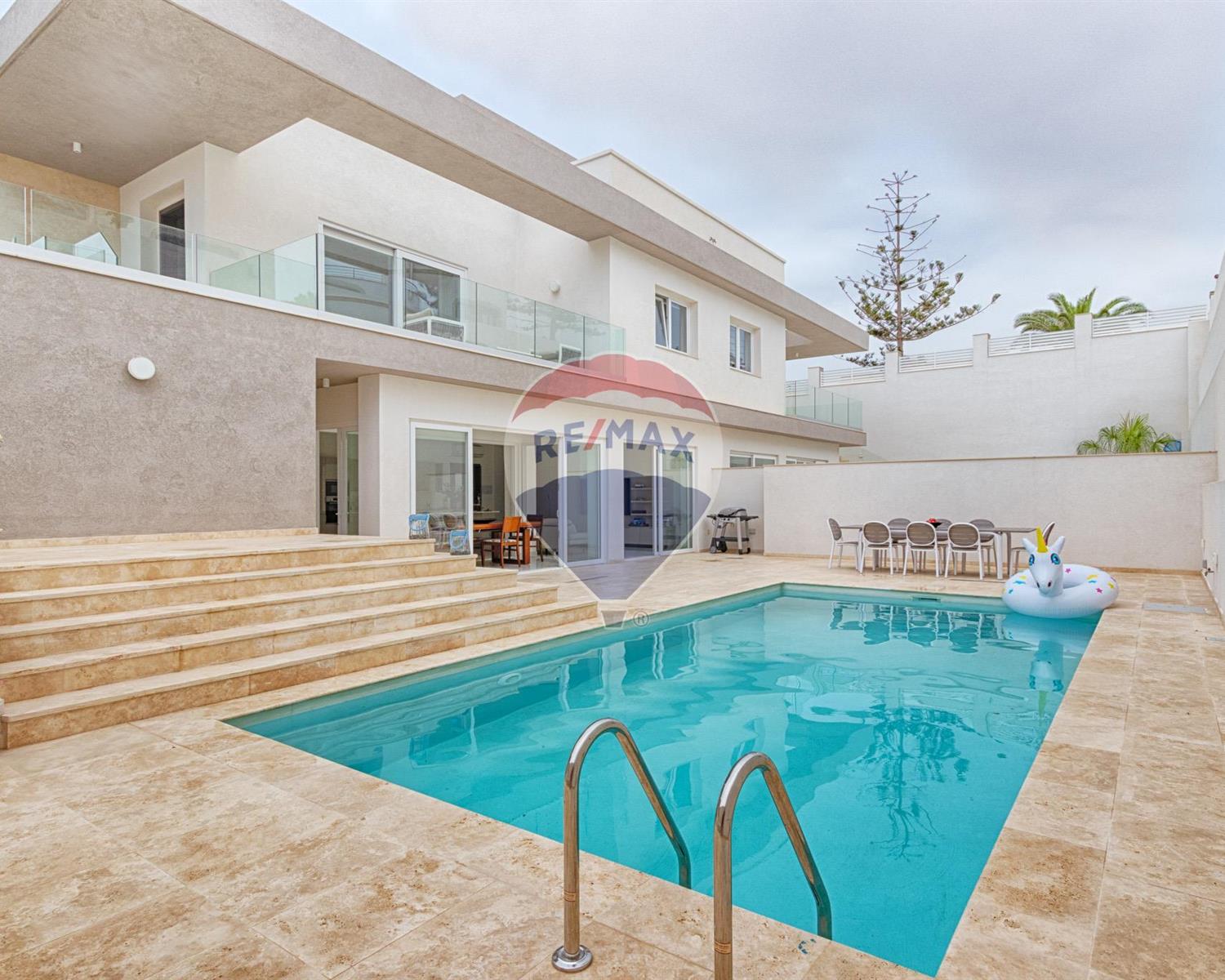 Villa Semi-detached