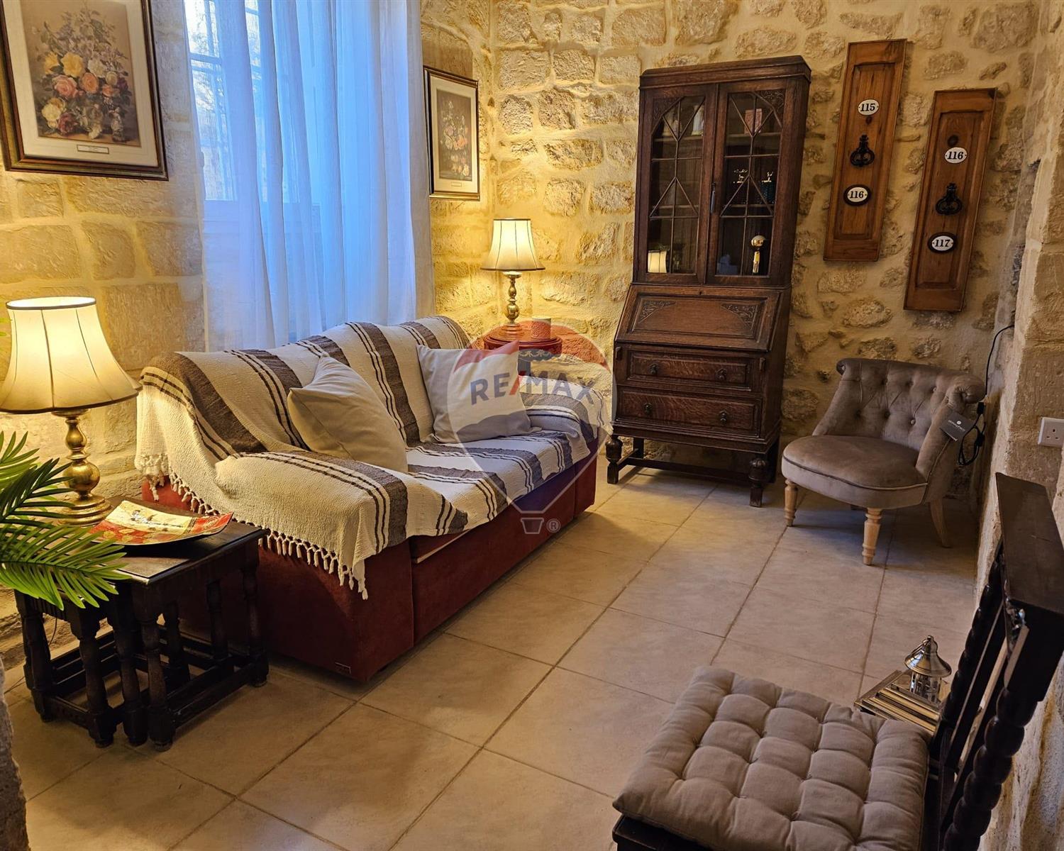 House of Character in Mdina - photo 2 of 12