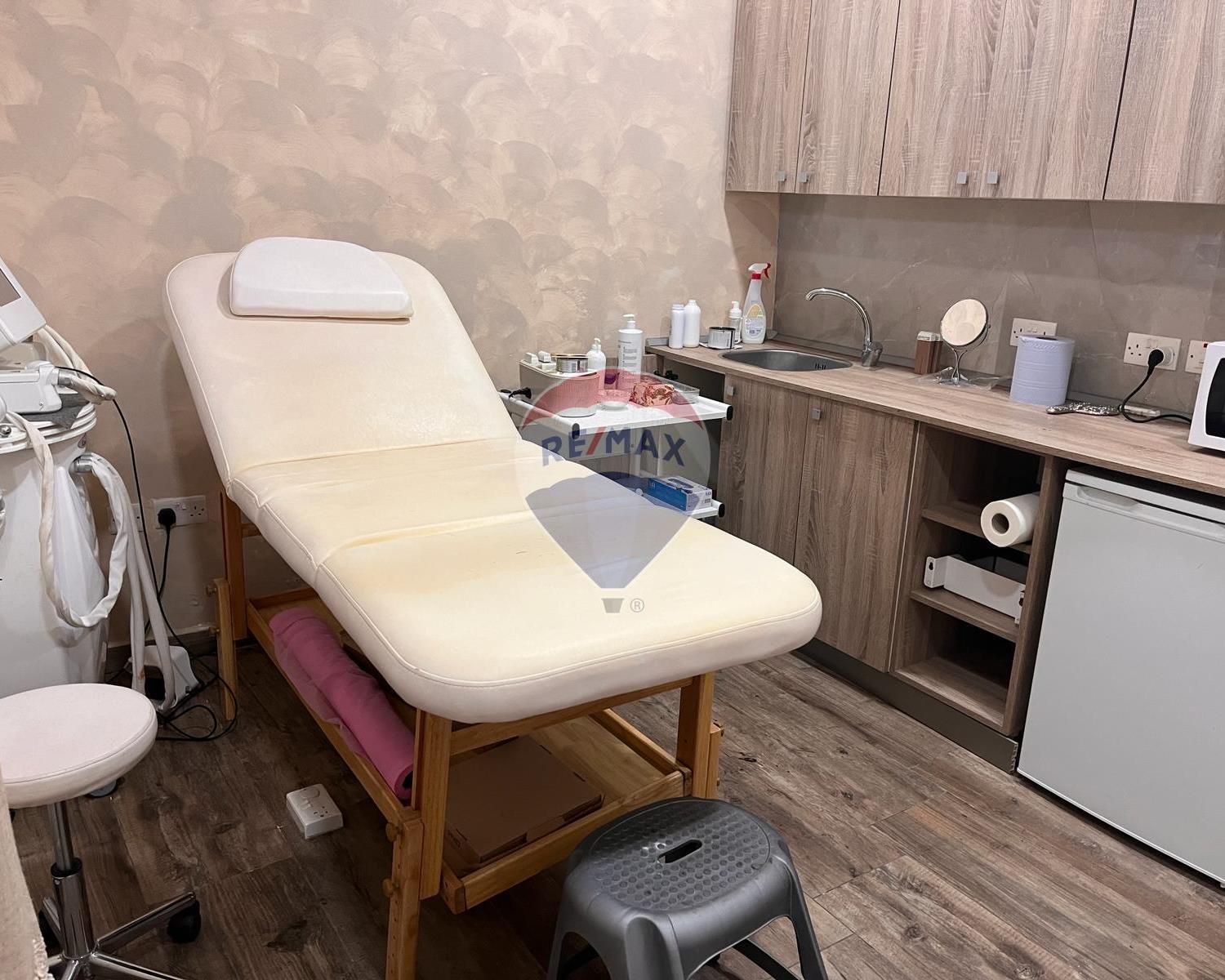 Salon/Hairdresser/Beautician