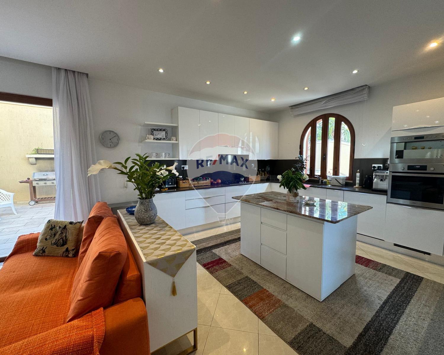 Villa Semi-detached