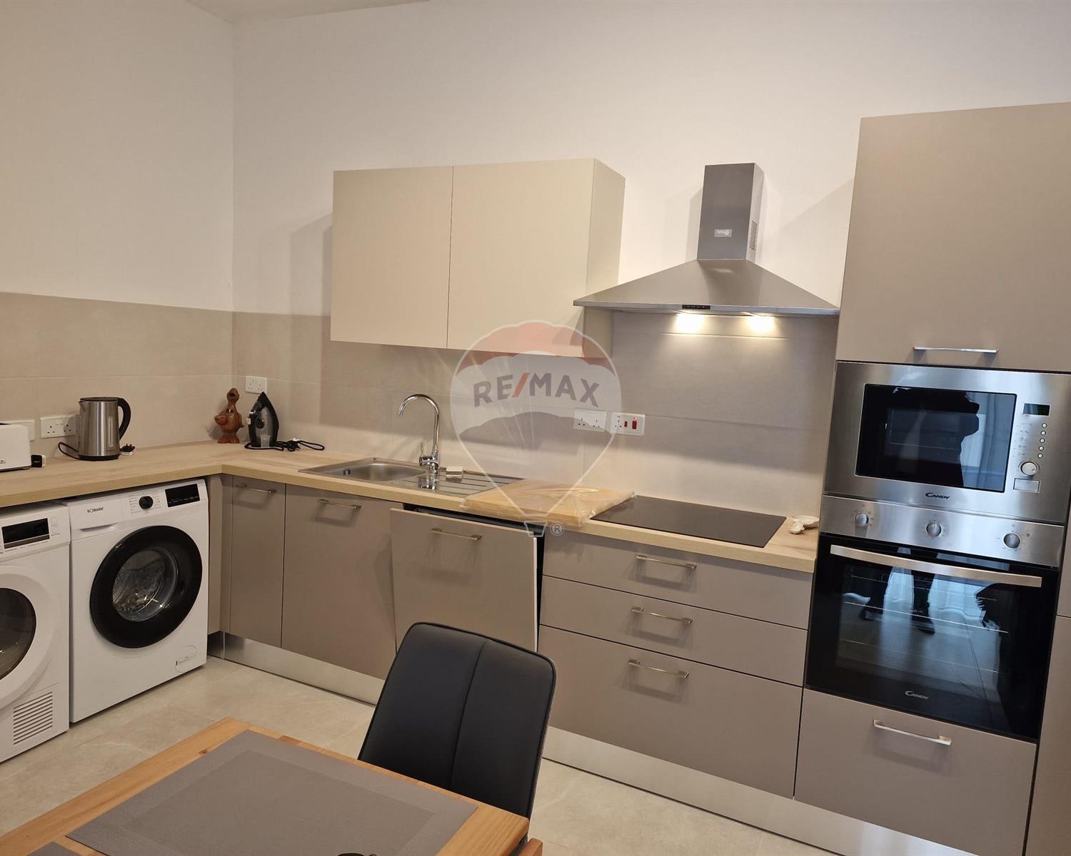 Studio Flat