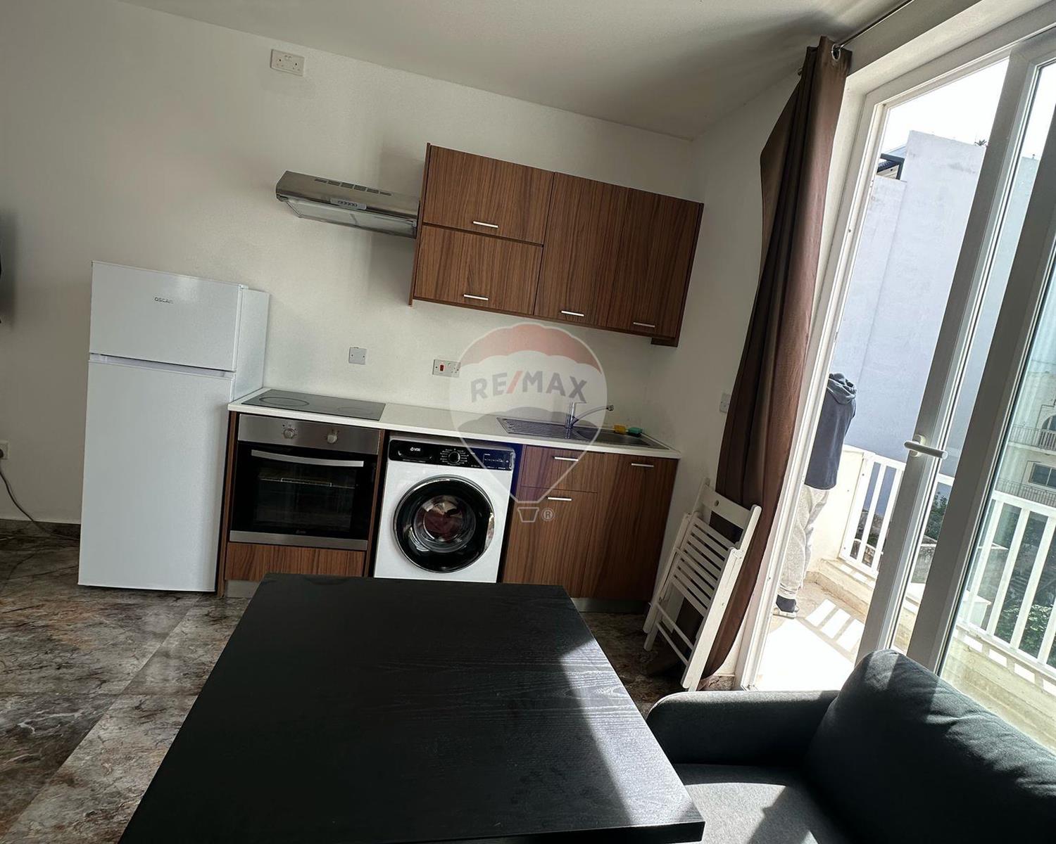 Studio Flat