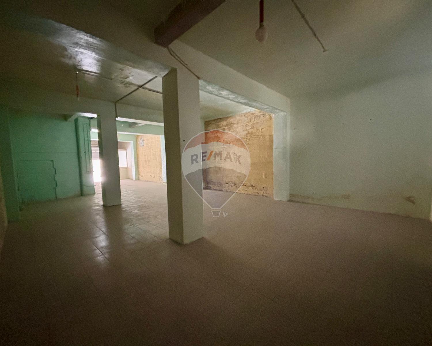 Garage (Residential)