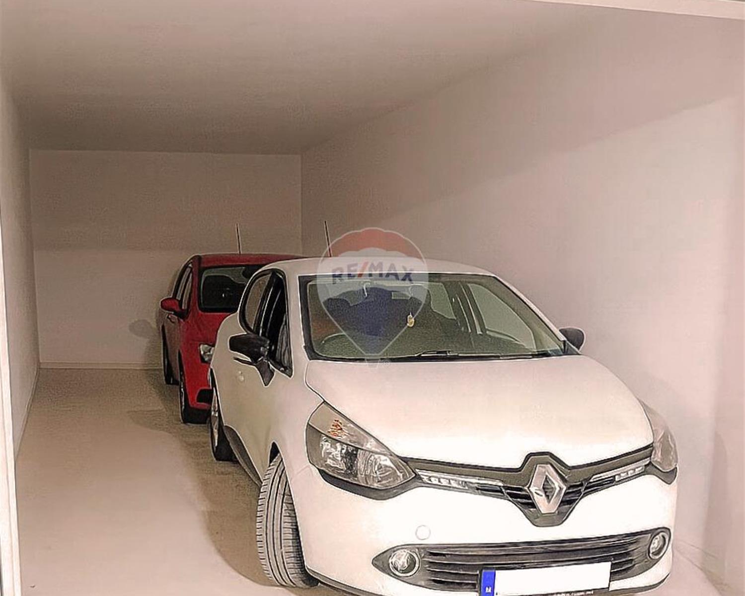 Garage (Residential)