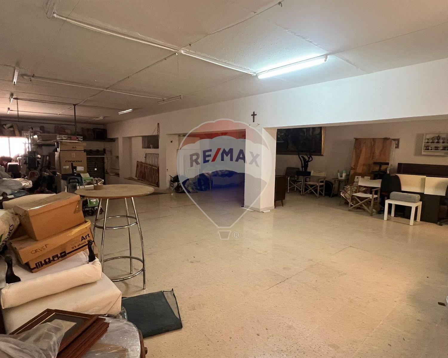 Garage (Residential)