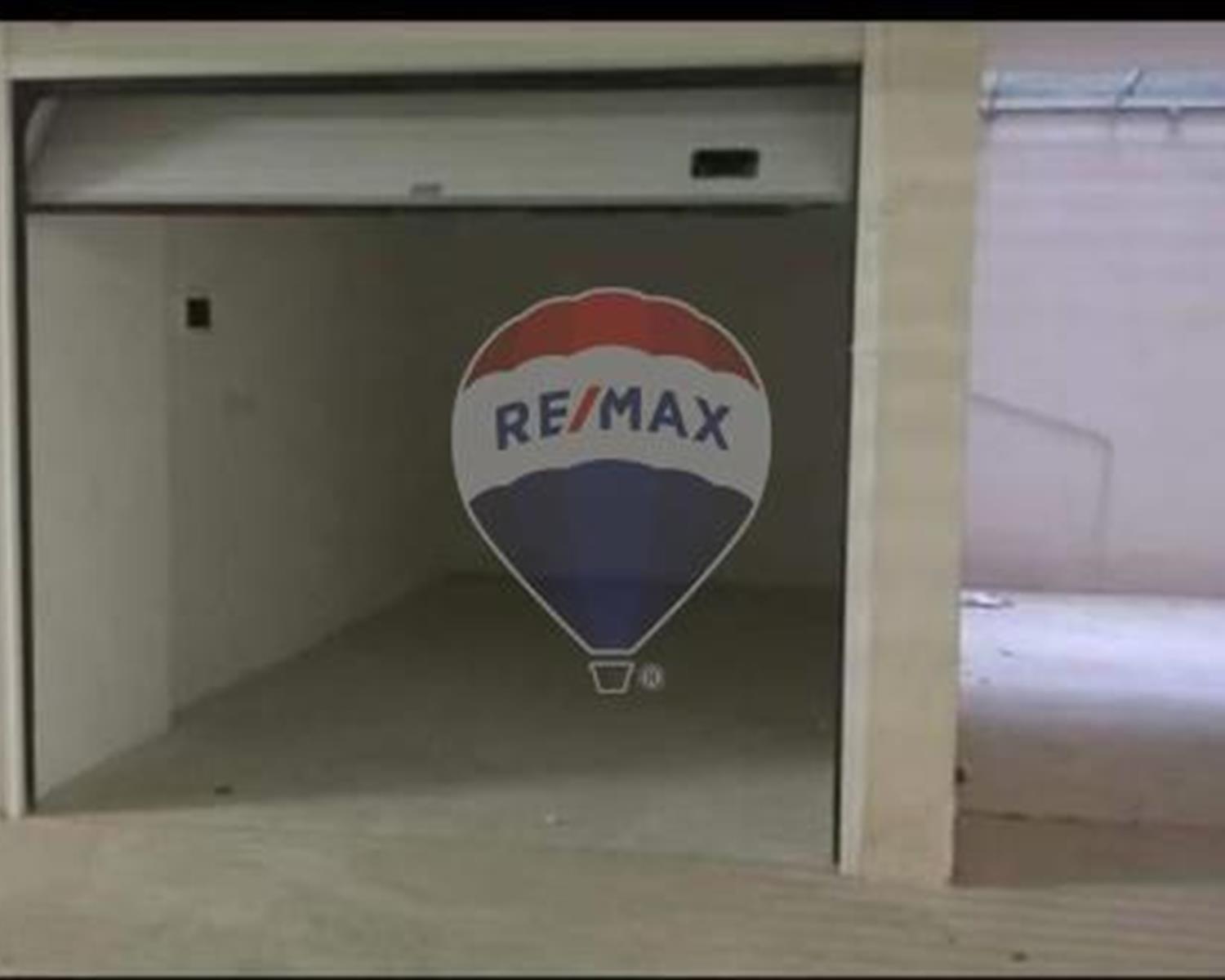 Garage (Residential)