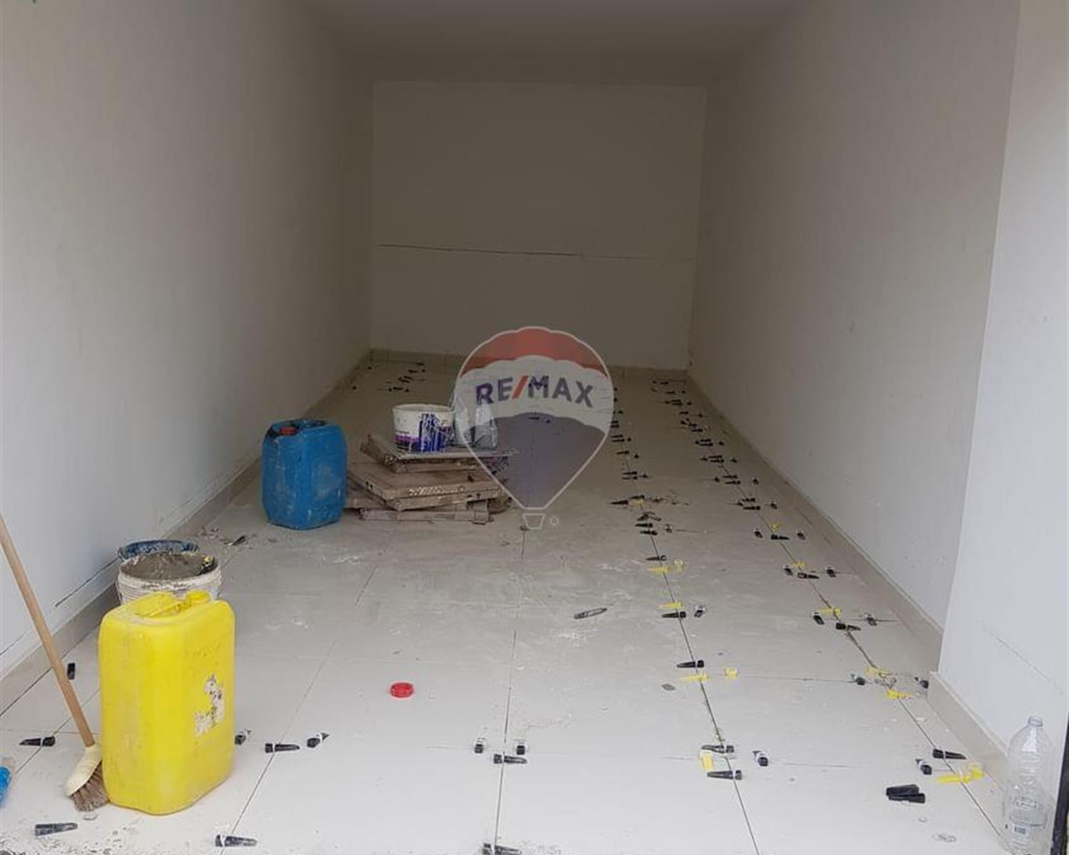 Garage (Residential)