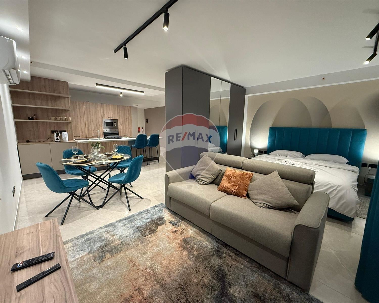 Studio Flat