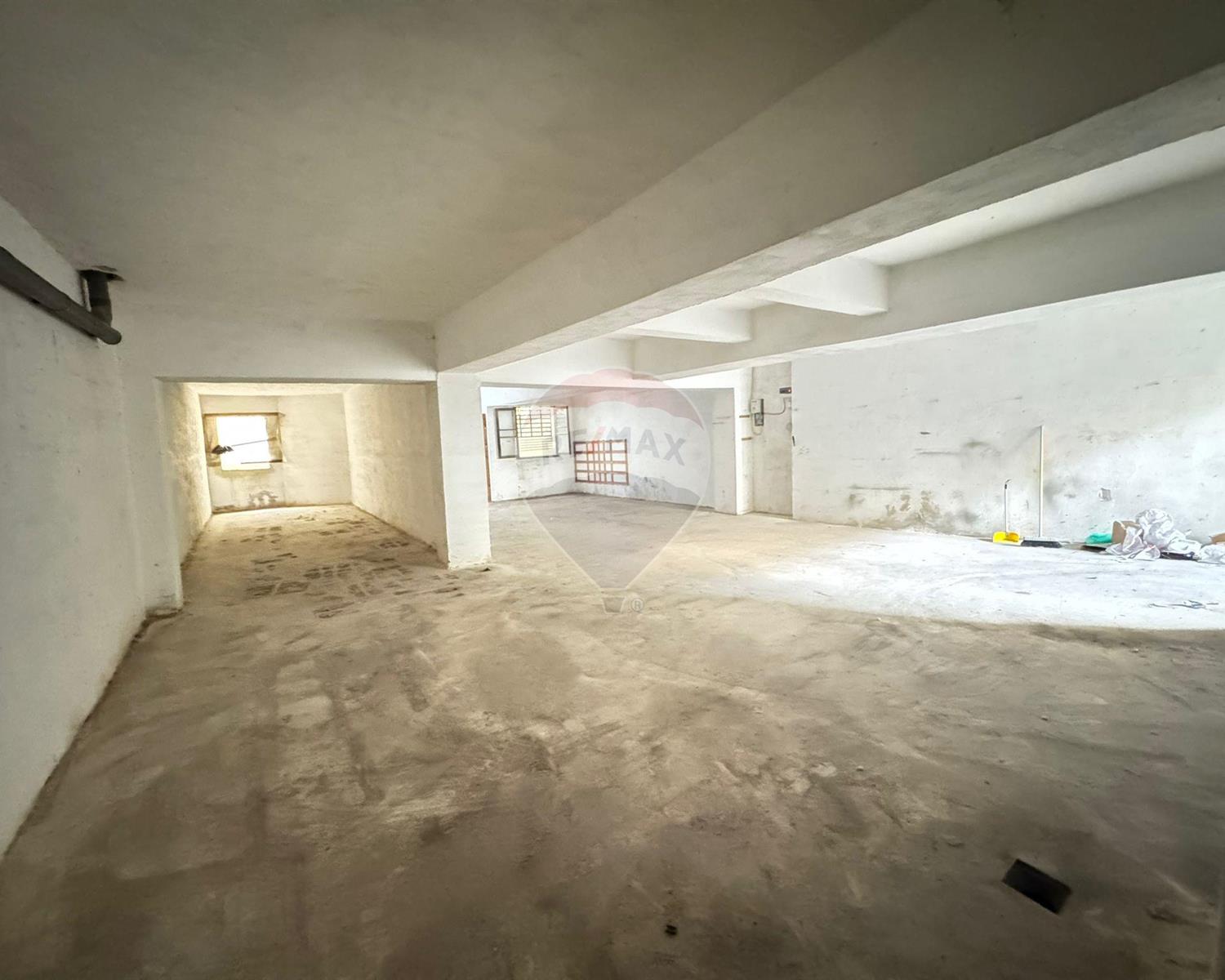Garage (Residential)