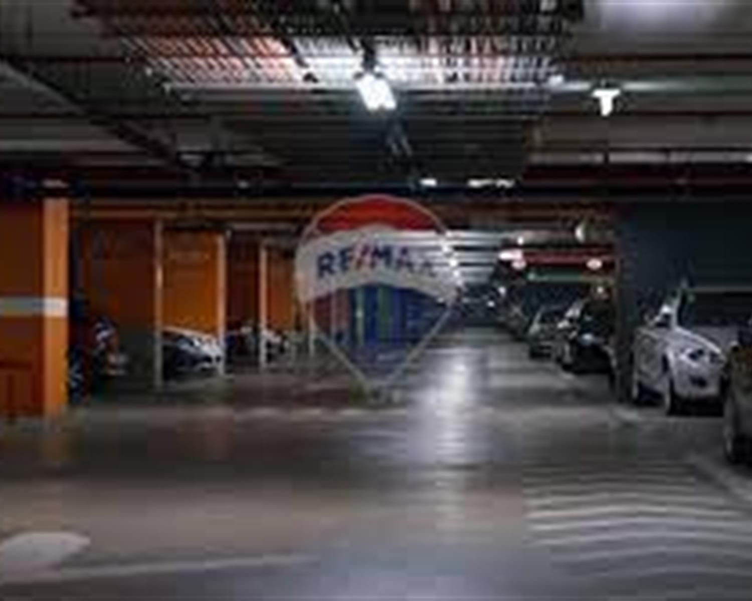 Garage (Residential)