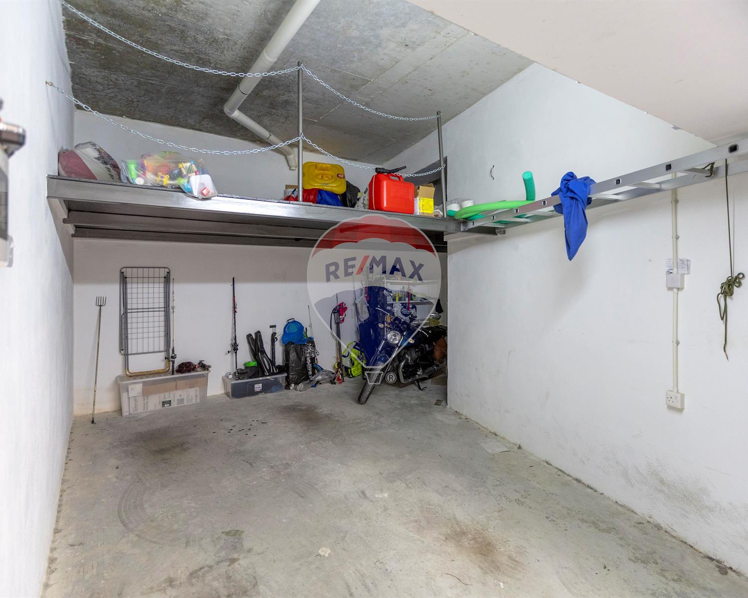 Garage (Residential)