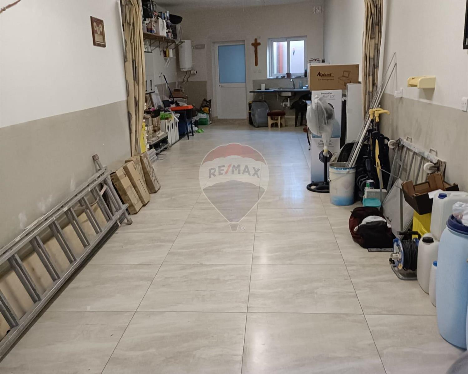 Garage (Residential)