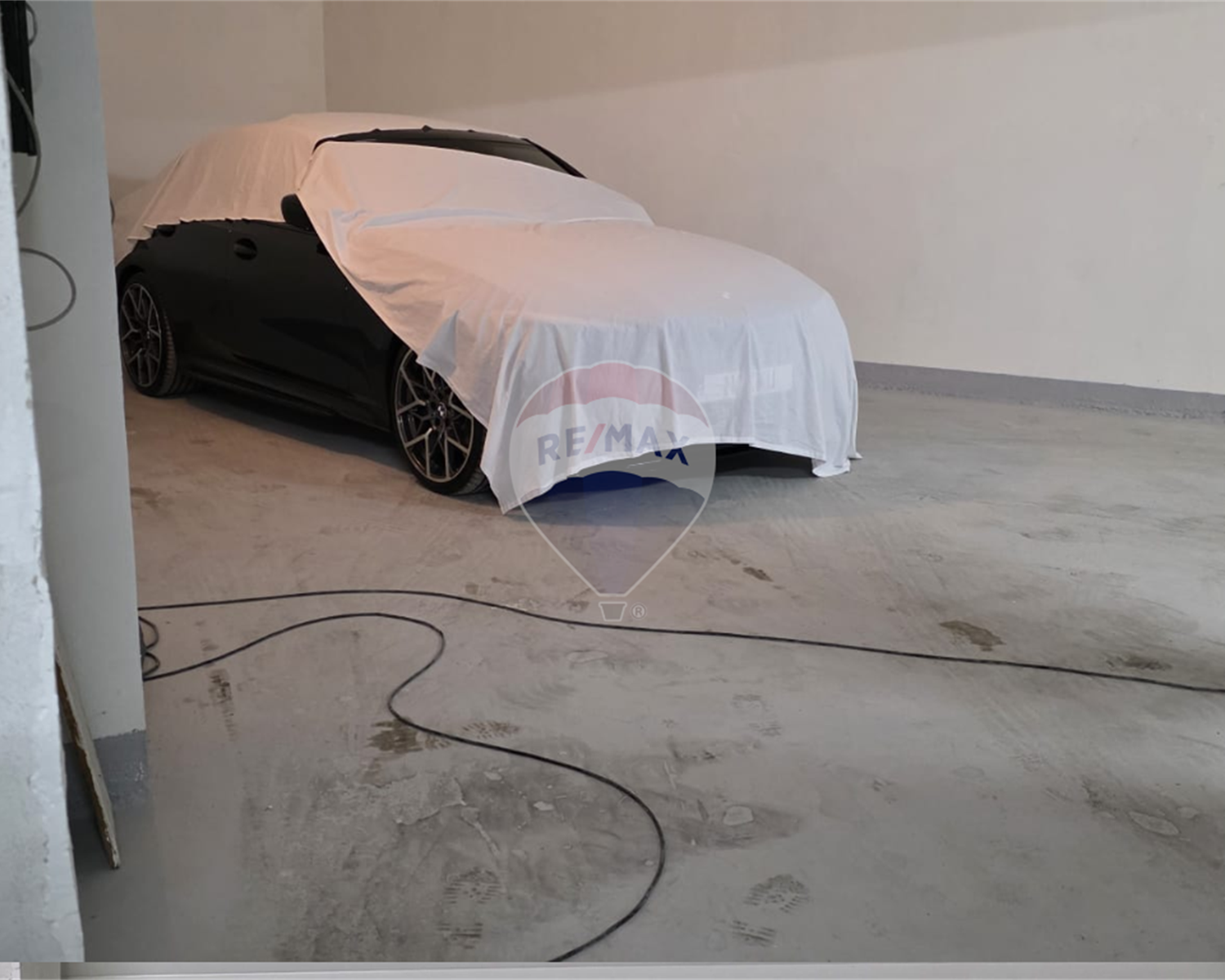 Garage (Residential)