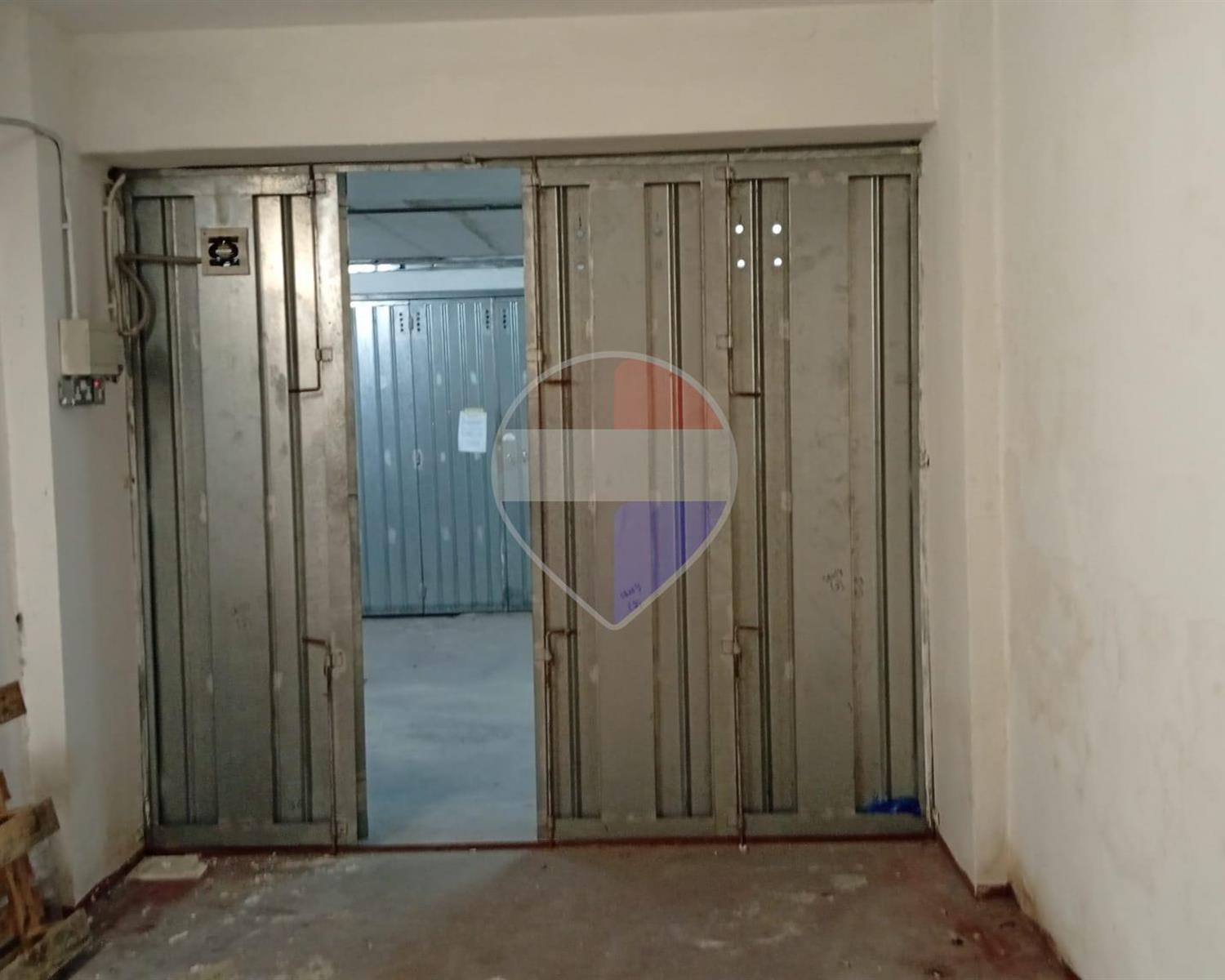 Garage (Residential)