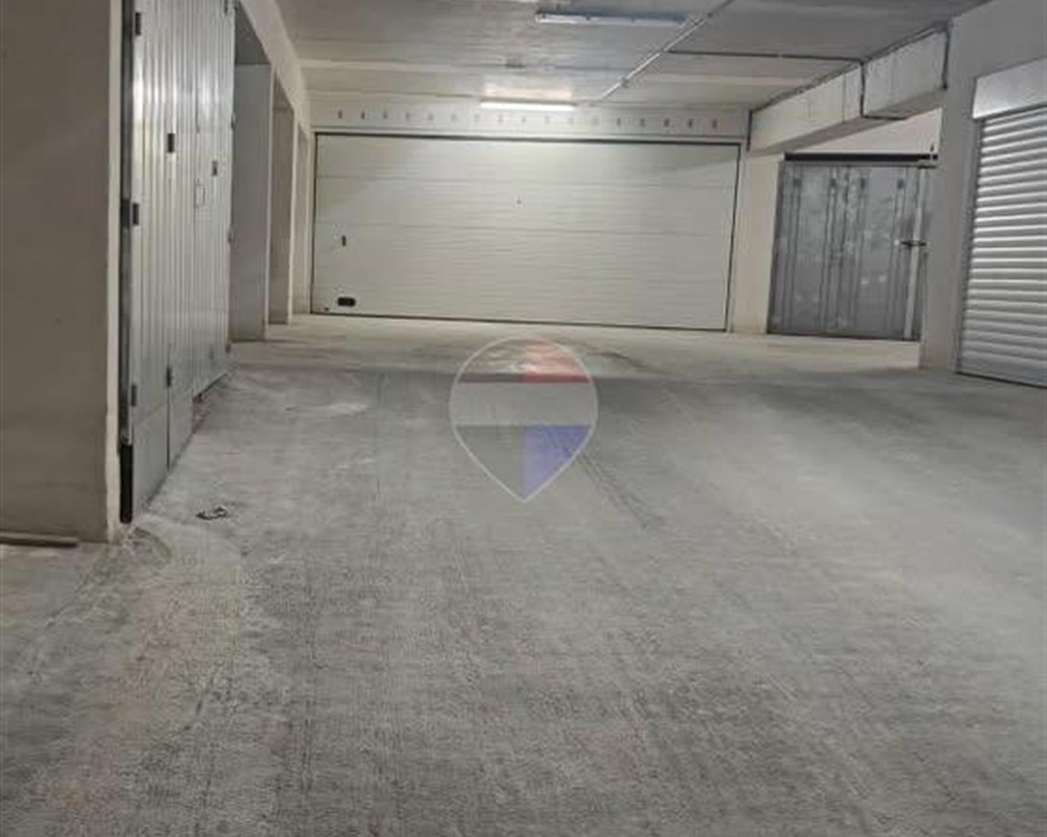 Garage (Residential)