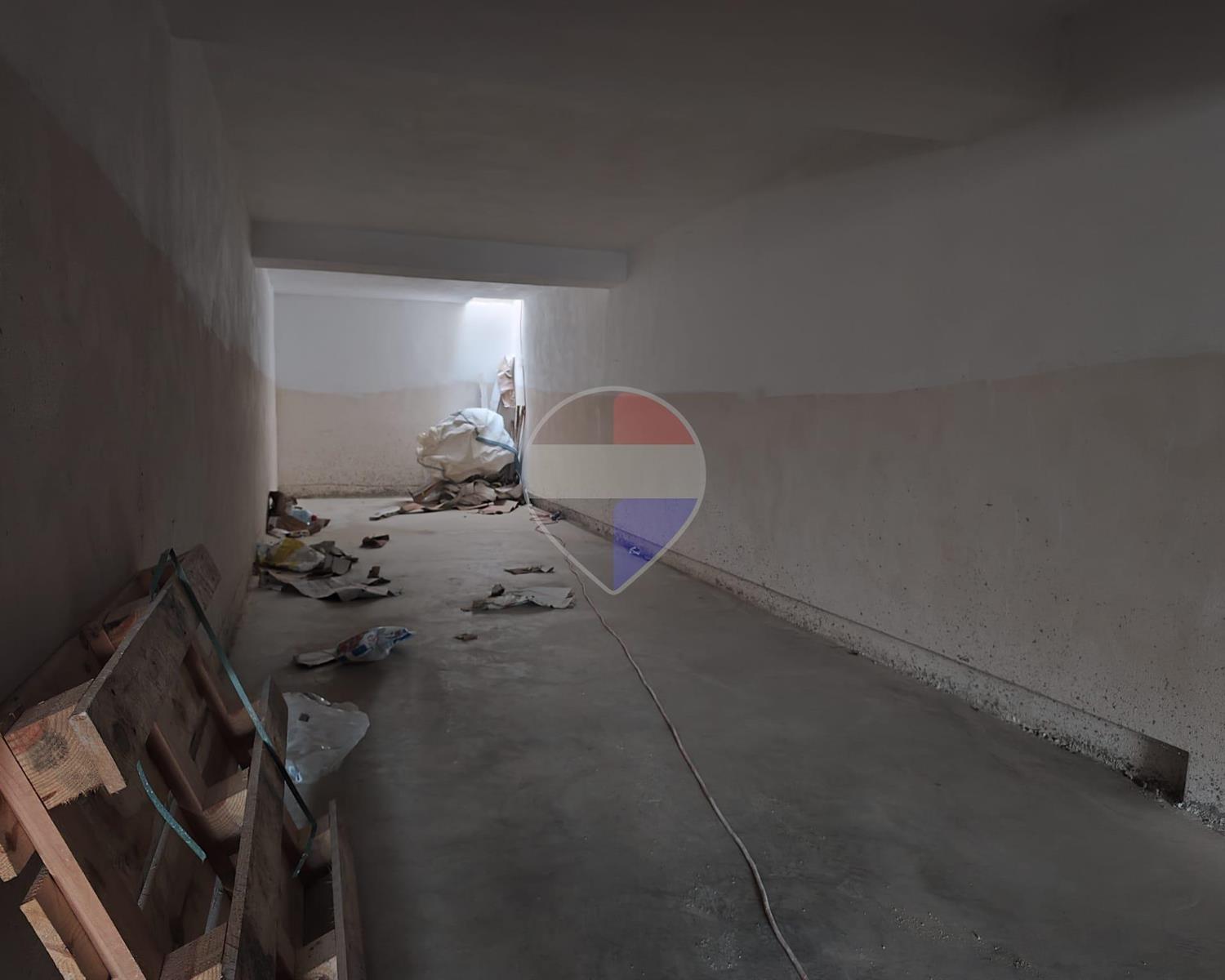 Garage (Residential)