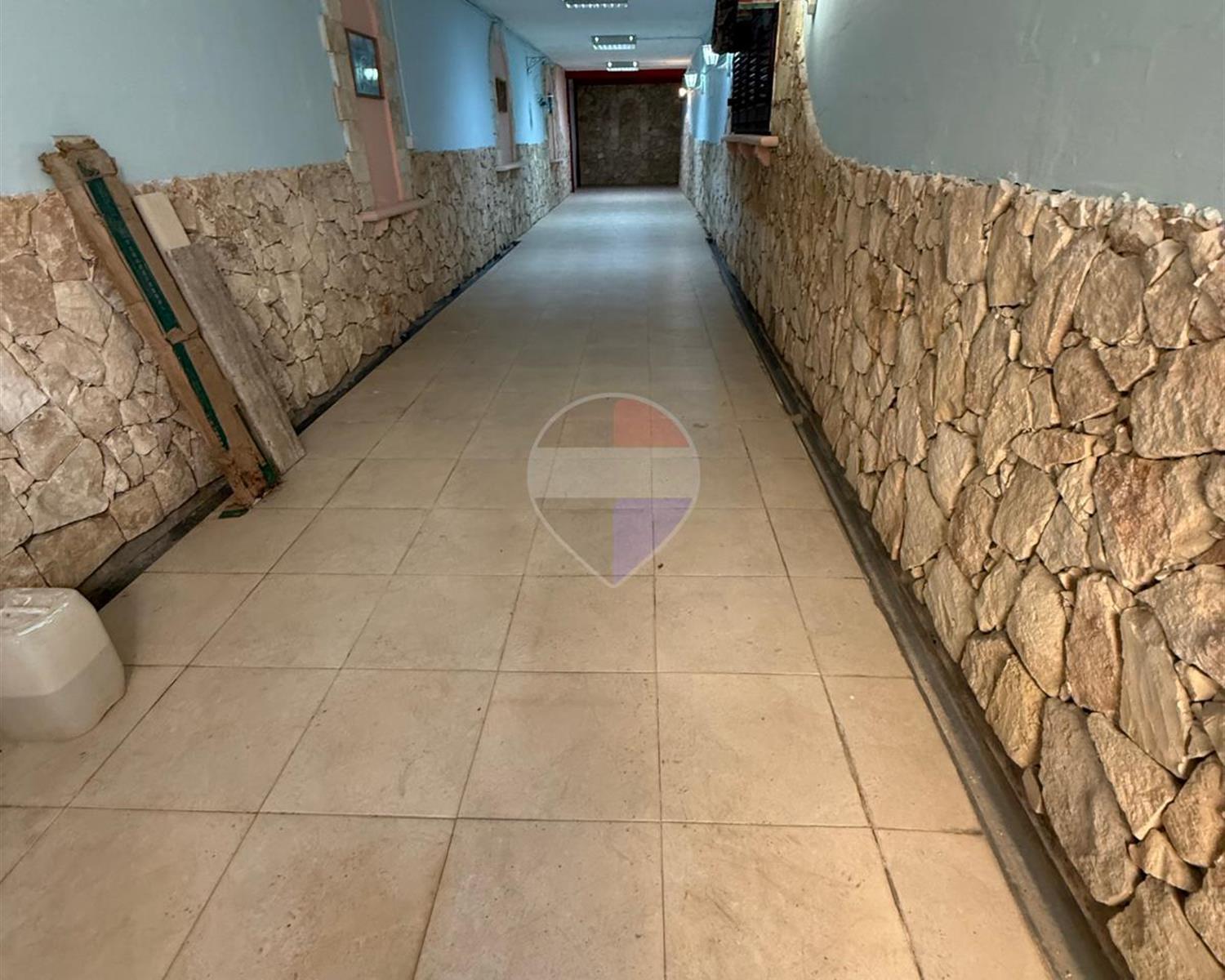 Garage (Residential)