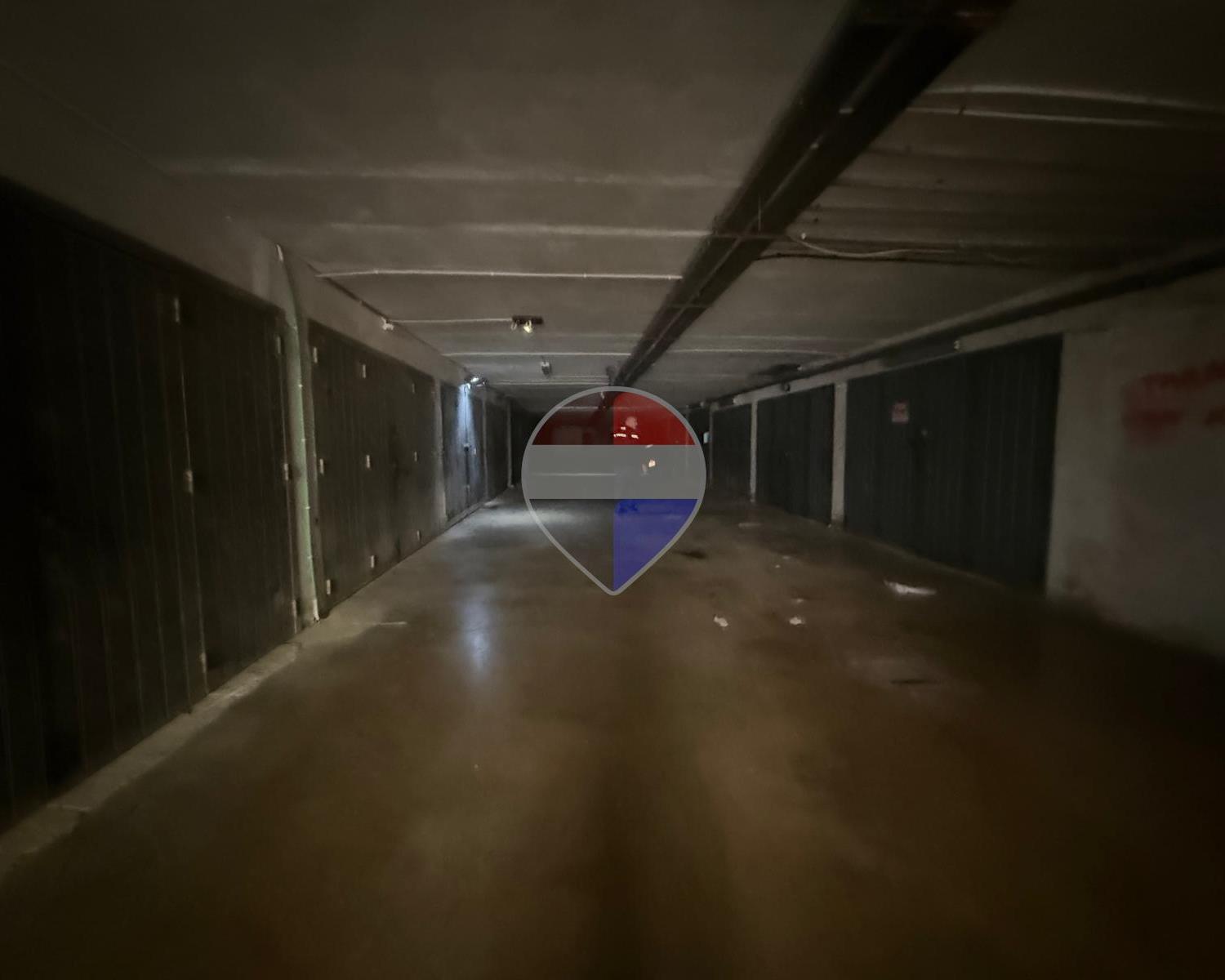 Garage (Residential)