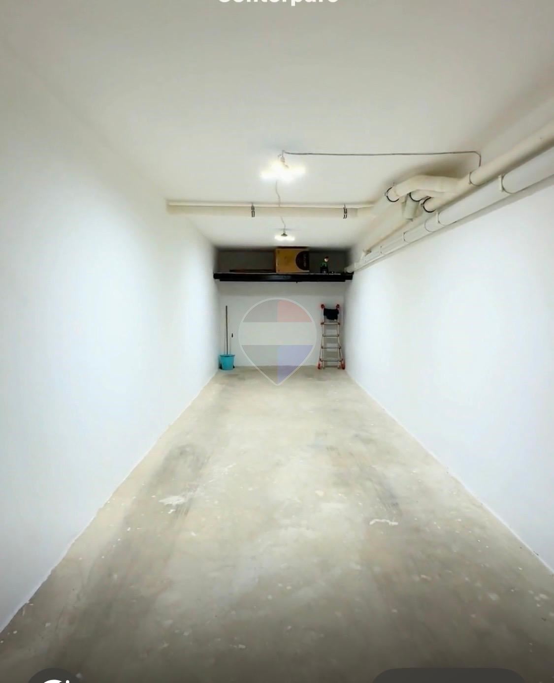 Garage (Residential)