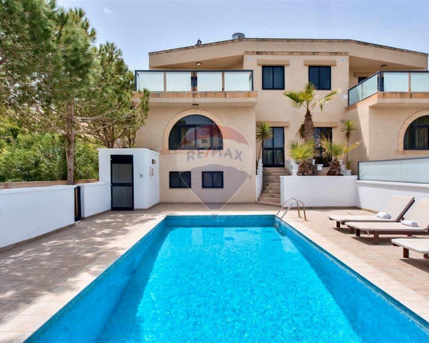 Villa Semi-detached