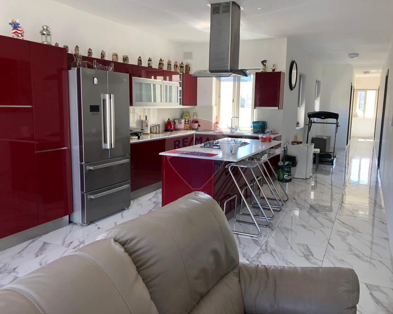 Penthouse in Msida - photo 3 of 17