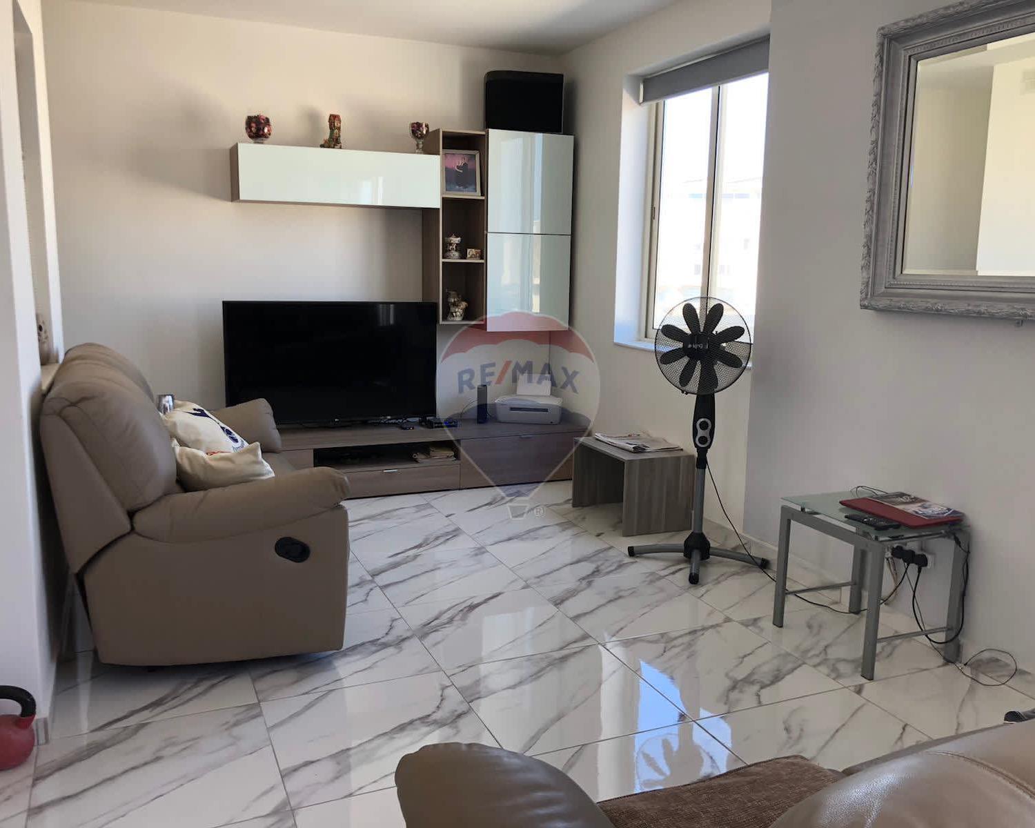 Penthouse in Msida - photo 5 of 17