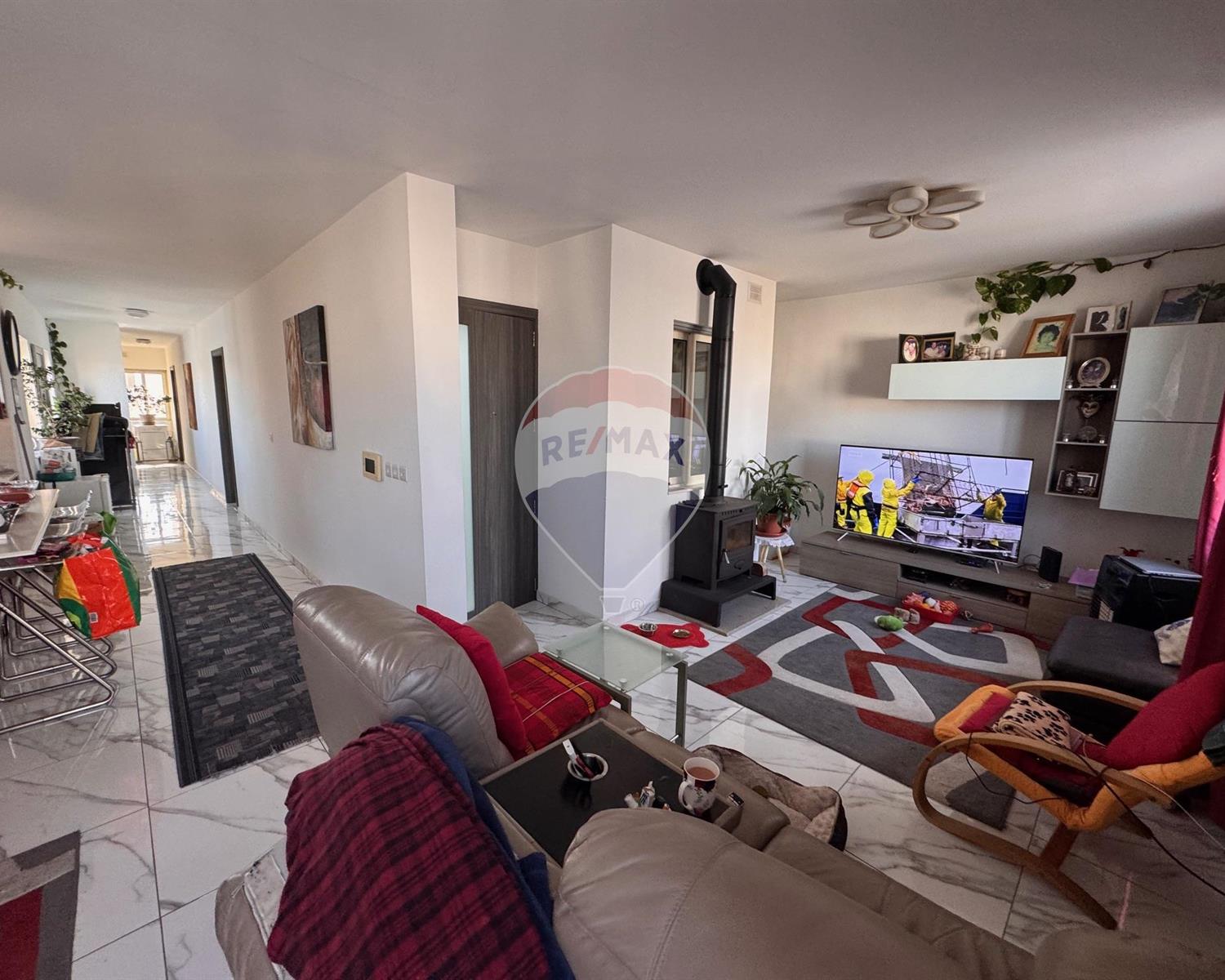 Penthouse in Msida - photo 2 of 17