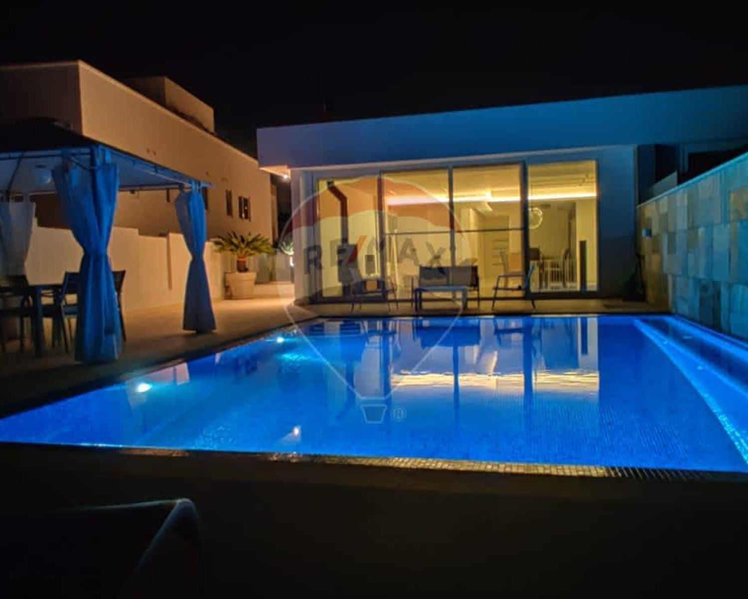Villa Semi-detached