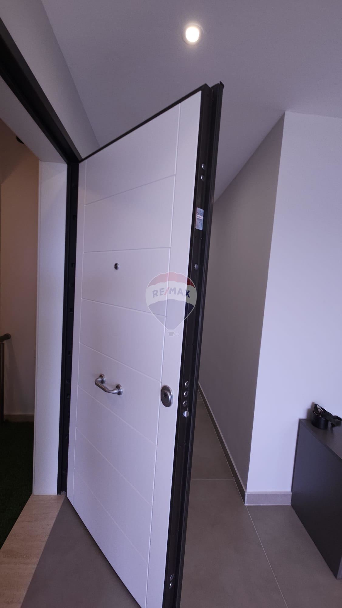 Apartment in Swieqi — photo 14