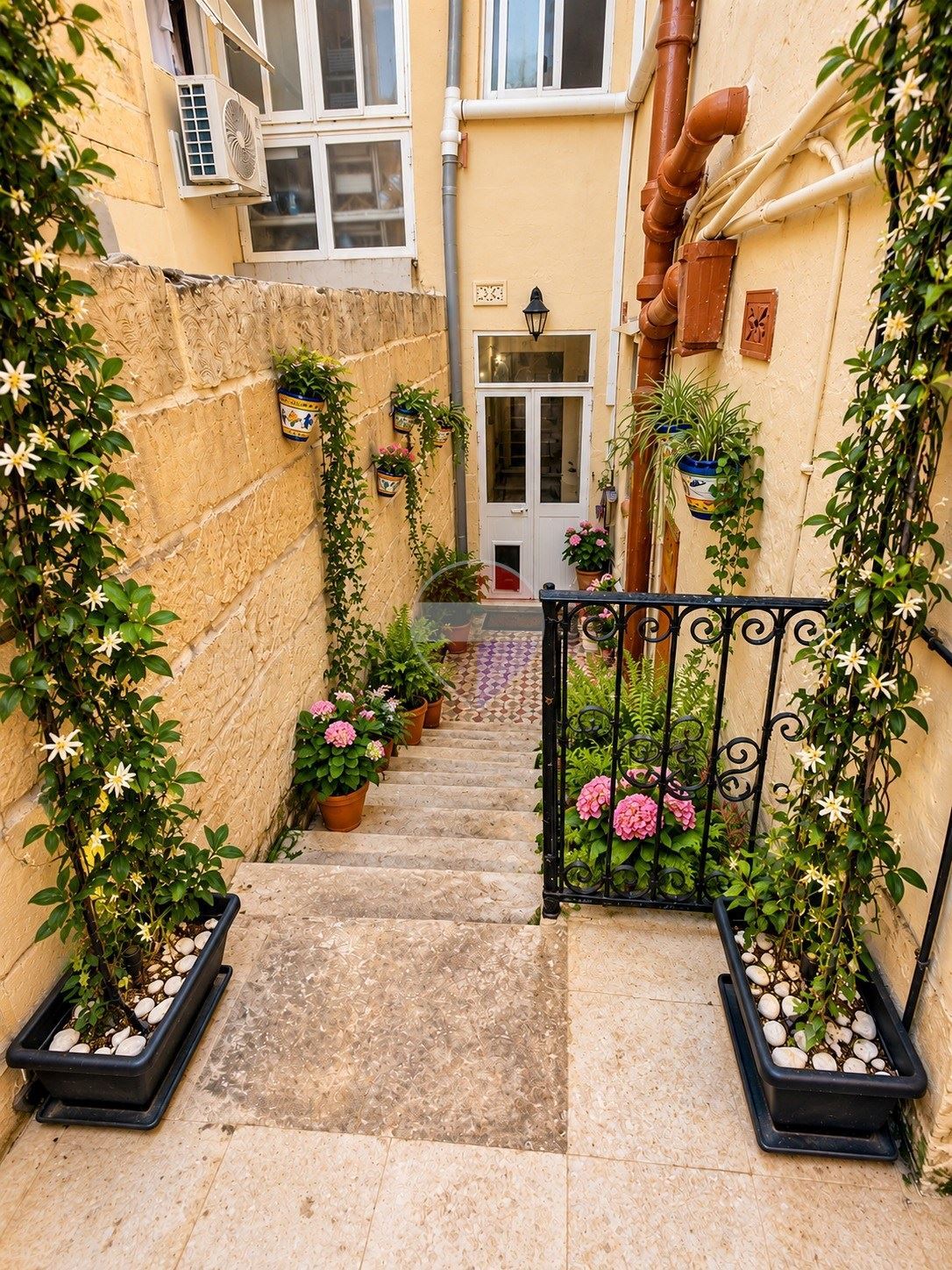 Townhouse in Birzebbuga — photo 1