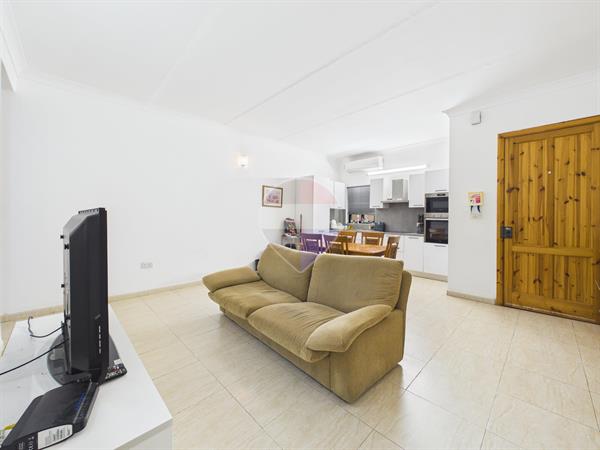 2 bedroom Apartment for sale in Gżira - €345,000 - 97m²
