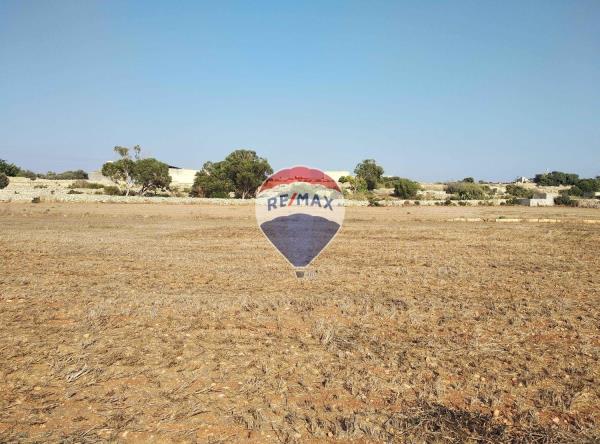 Salina Farmhouse - Image 1