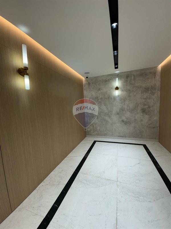 Office block to rent in Gzira