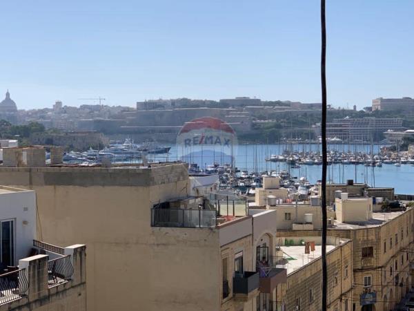 Office space to rent in Gzira