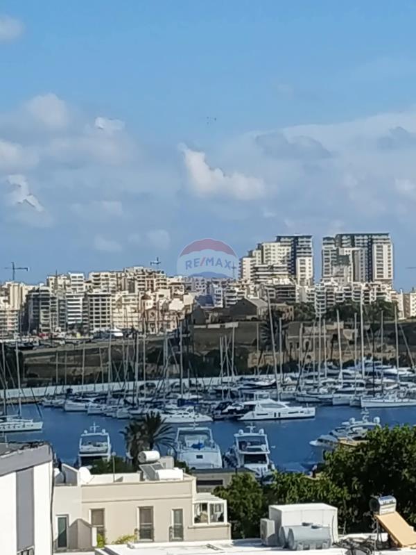 Ta' Xbiex Apartment - Image 1