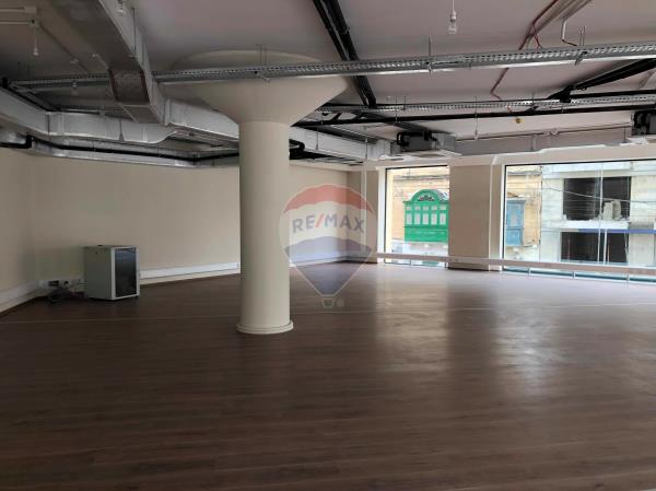Office block to rent in Ta' Xbiex