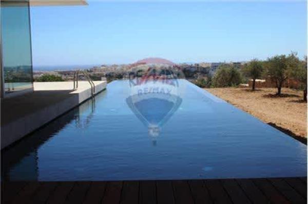 Victoria Gardens Villa Detached - Image 1