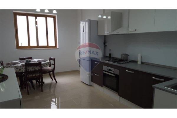 3 bedroom Townhouse to rent in Rabat - €1,400