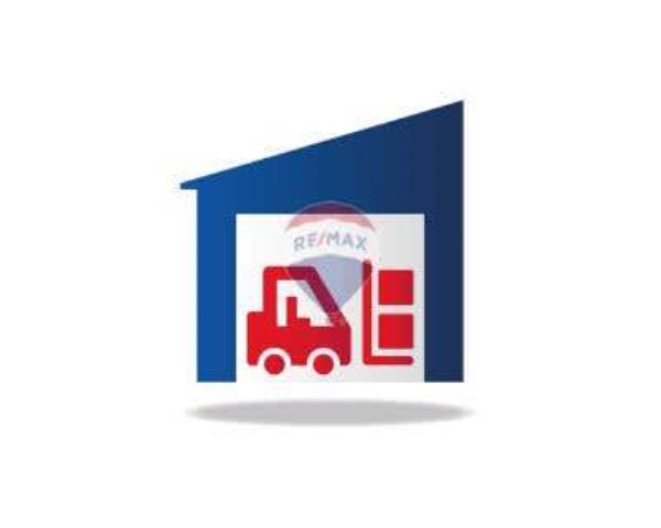 Warehouse with office space to rent in Mriehel