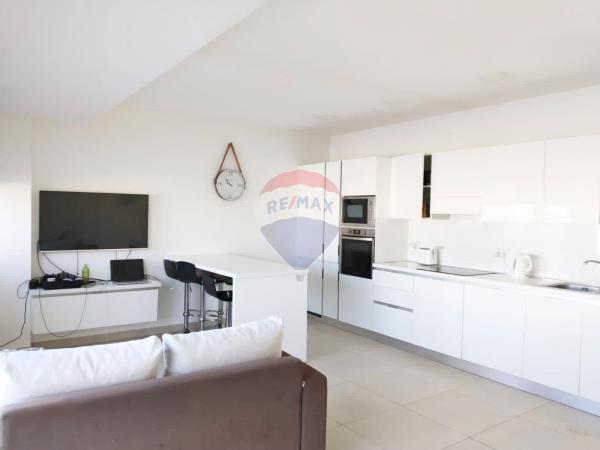 2 bedroom Penthouse to rent in Sliema - €1,800